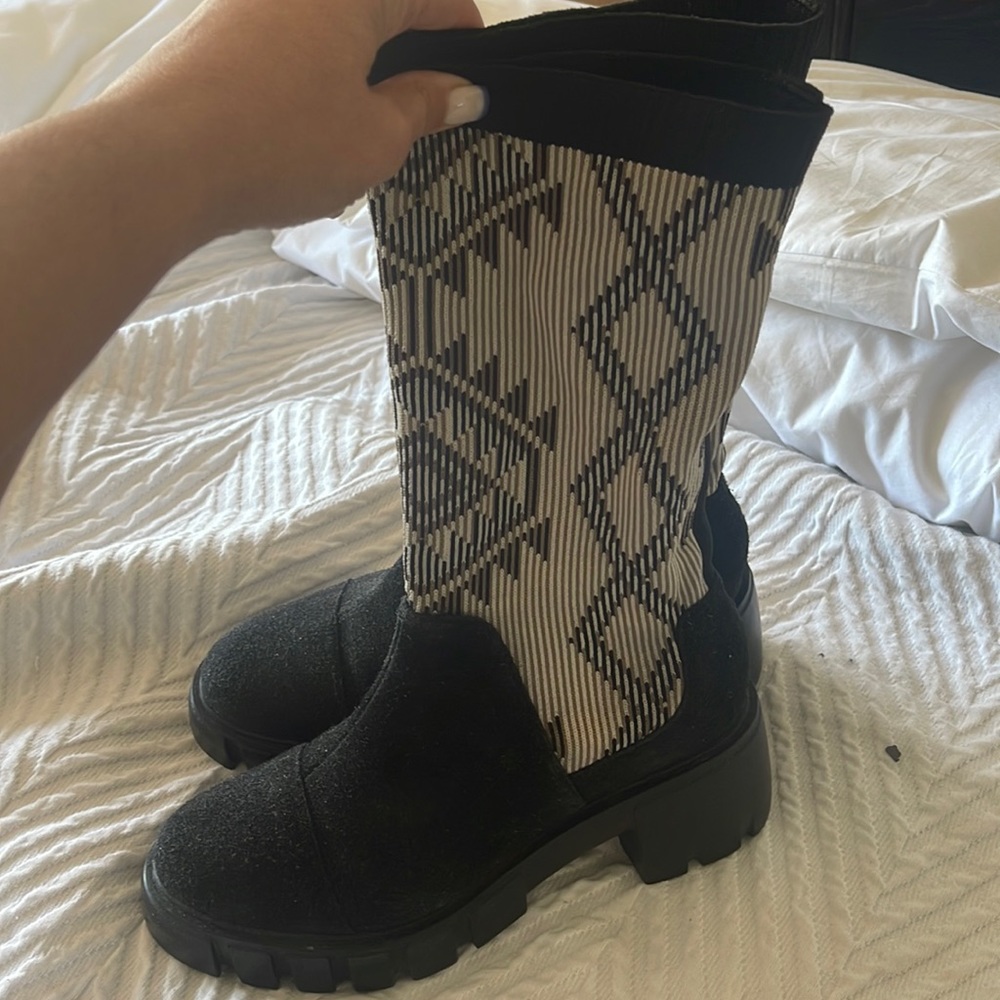 Suede Aztec inspired boots! USA size 6